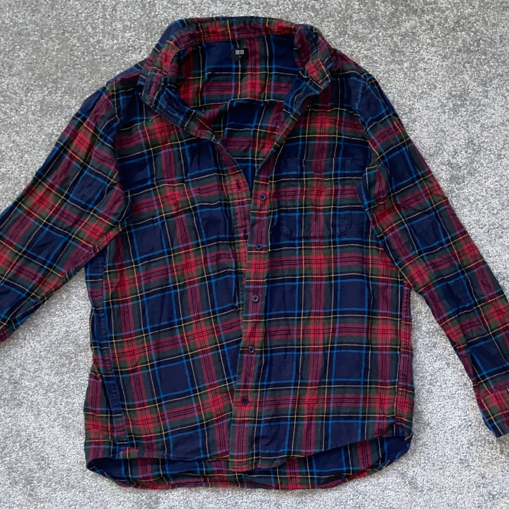 Uniqlo Womens Small Plaid Button-Up Shirt